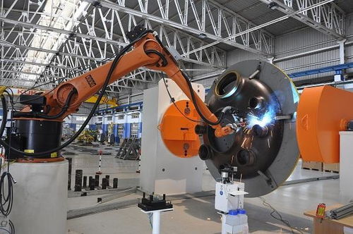 这家中国家电巨头5年研发投入高达200亿,研发出远程医疗机器人